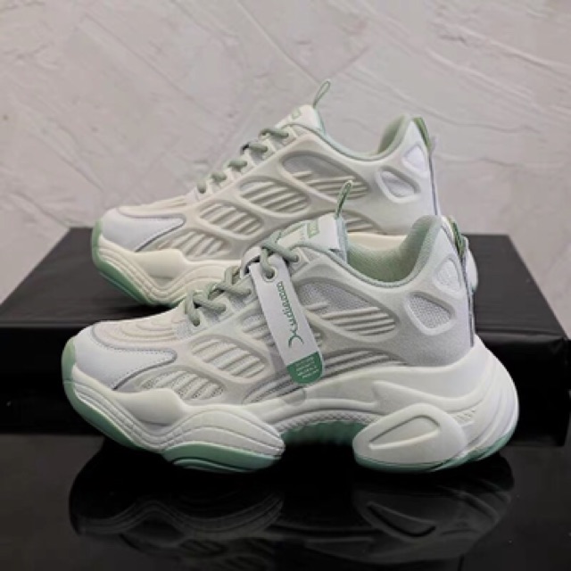 [Mã FAGREEN245 giảm 10% tối đa 30k đơn từ 99k] Giày thể thao nữ mã 222 | BigBuy360 - bigbuy360.vn