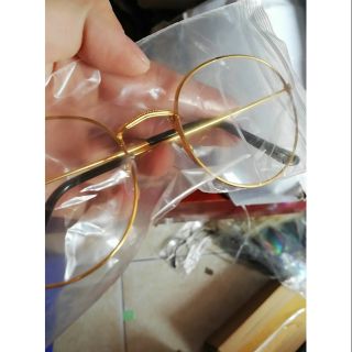 Kính ngố gọng màu vàng