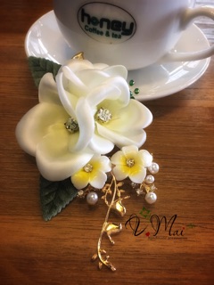 Cài áo Hoa sứ (Hoa đại)