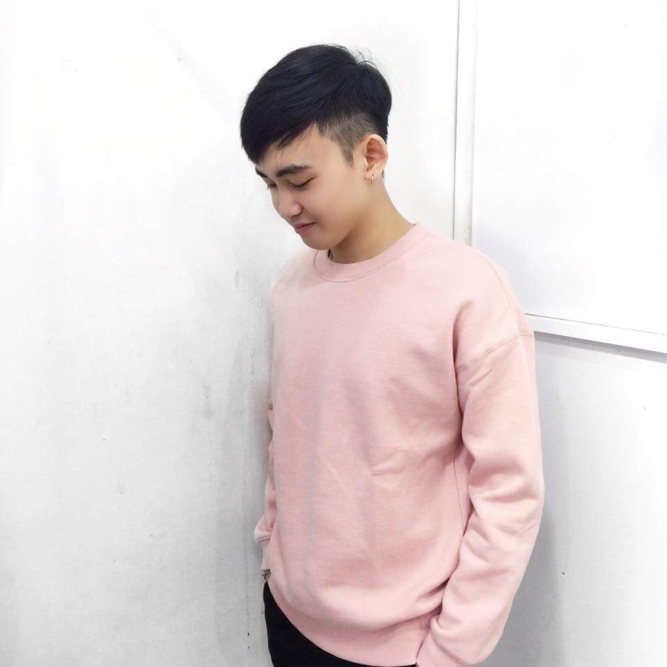 Tay dài Sweater màu cà rốt