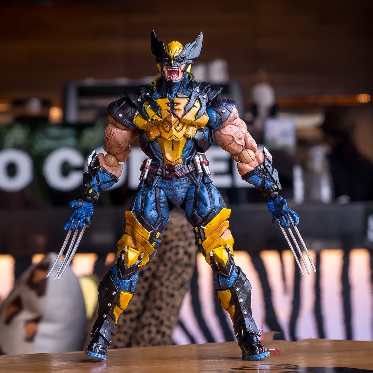Mô hình Wolverine Play Arts