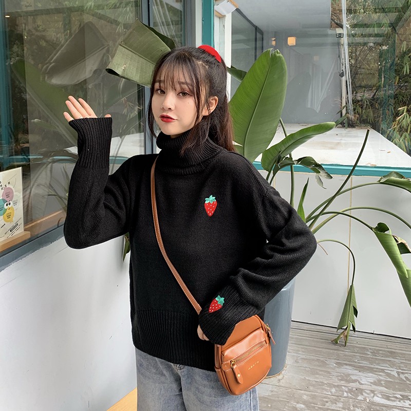 Áo len nữ tay dài cổ cao thêu hình dâu ulzzang