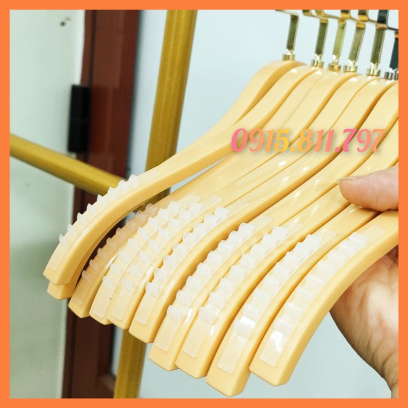 Moc treo quan ao - móc nhựa vàng trẻ em cao cấp đệm vai silicon,kích thước 34cm,đầu móc xoay 360 độ