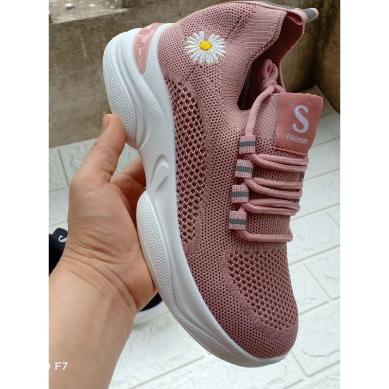 Giày thể thao độn đế nữ 7 cm chất vải lưới thêu hoa cúc phối phản quang cực đẹp | BigBuy360 - bigbuy360.vn