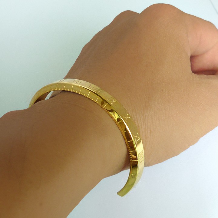 Vòng tay khắc số la mã