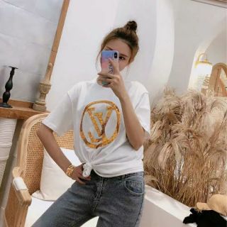 Áo thun nữ dáng suông đính kim sa