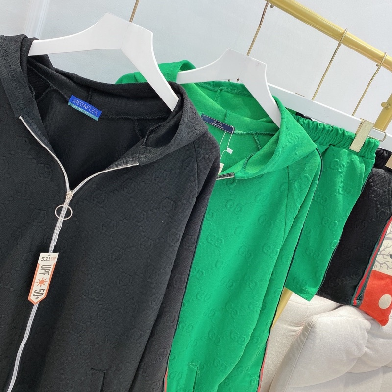 [ 𝐅𝐑𝐄𝐄 𝐒𝐇𝐈𝐏 ]SÉT GU..CCI SIÊU ĐẸP  CHẤT LIỆU XỐP DẬP NỔI ĐANG CHẠY LẮM Ạ . MẶC LÊN ĐỨNG FORM LẮM A