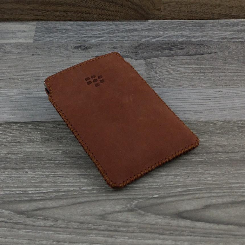 VIP -  bao da rút blackberry passport style da bò sáp  - Khắc tên miễn phí