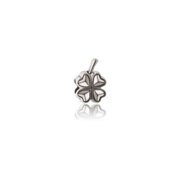 Charm xỏ 4 lá