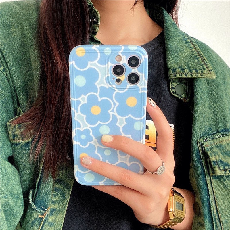 Ốp hoạ tiết hoa có bảo vệ camera