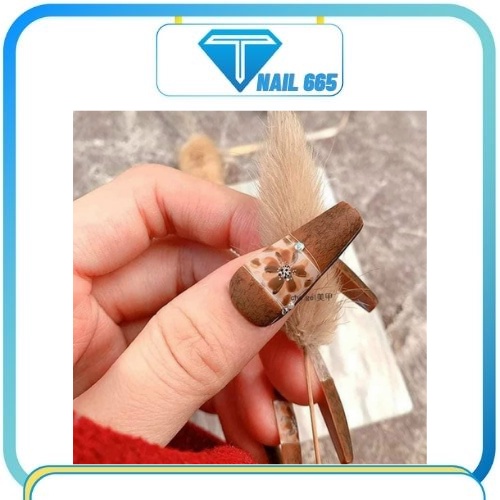 Top lông BURBERRY , Sơn lông móng tay nail