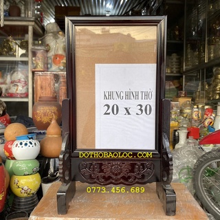 Khung ảnh thờ gia tiên gỗ xà cừ chạm khắc ép kính kích thước ảnh 20x30, CÓ CHÂN