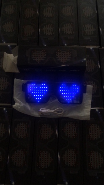 Kính Led phát sáng đi kèm với cổng sạc USB (2 ảnh cuối shop chụp)
