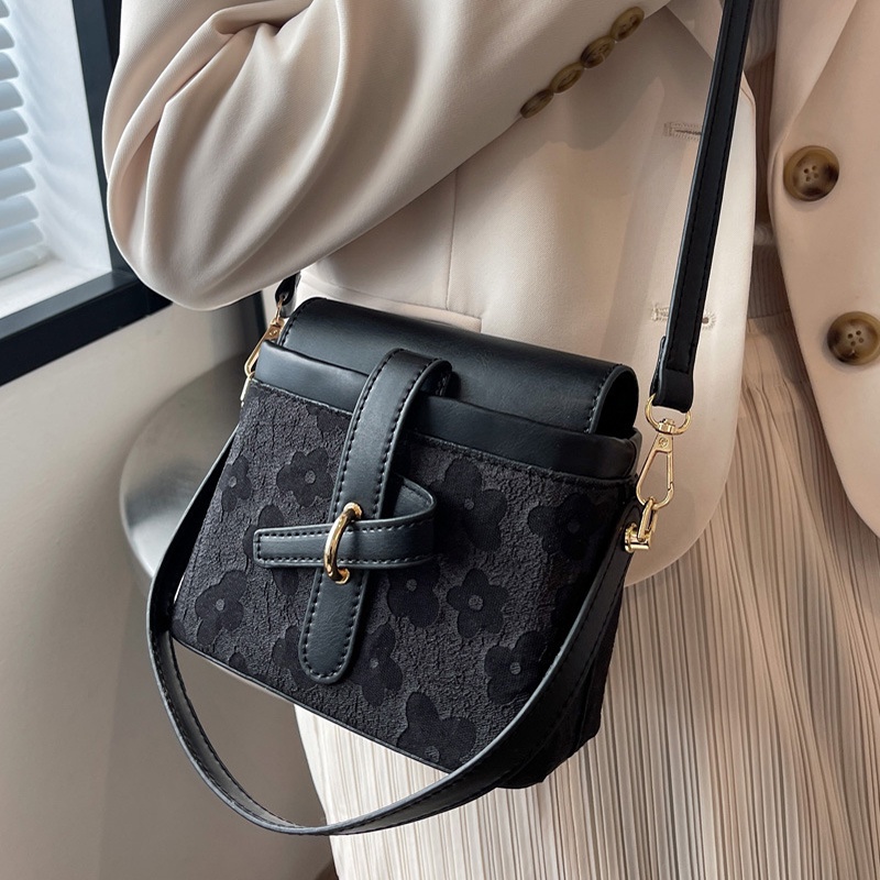 IELGY Túi Đeo Chéo Khóa Nam Châm Ba Chiều Thời Trang Pháp Cho Nữ