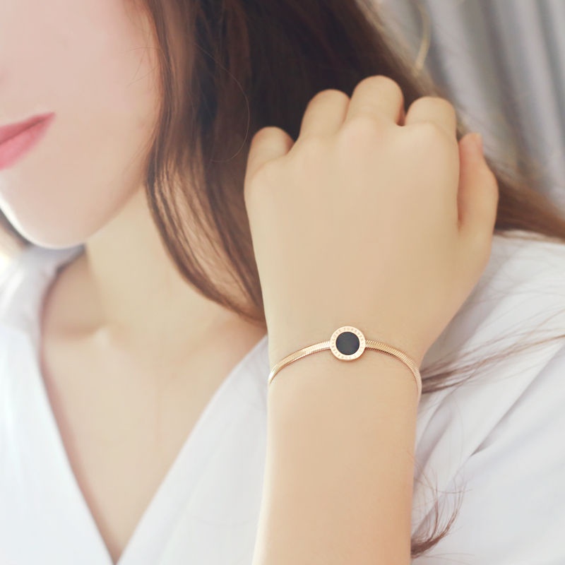 Lắc tay nữ titan không gỉ vòng tay titan nữ mặt cỏ 4 lá trang sức titan cao cấp thời trang