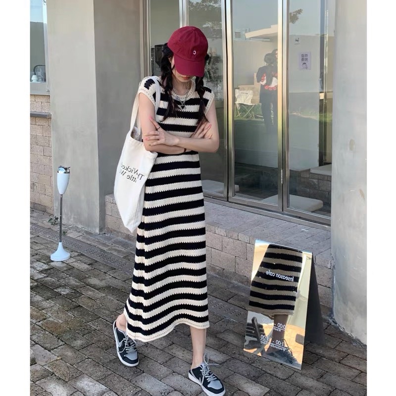 Đầm kẻ ngang dáng dài maxi chất len lưới phong cách , Váy maxi sát nách hoạ tiết kẻ sọc ngang chất len lưới