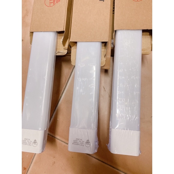Đèn Led bán nguyệt 1.2m TLC