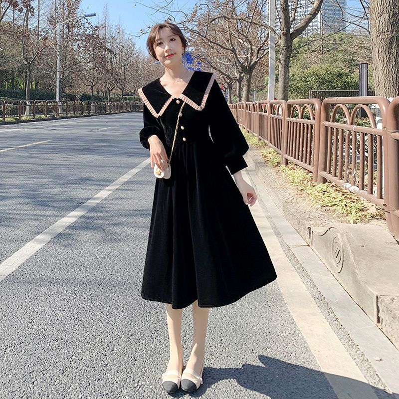 Váy babydoll Đầm Nhung Đen Dáng Chữ a Cổ Búp Bê Phong Cách Hepburn Thời Trang Xuân Thu Kiểu Mới 2022