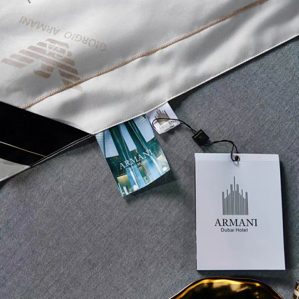 Chăn tơ tằm ARMANI DUBAI  Túi , Tem mác đầy đủ (Hàng chính hãng)