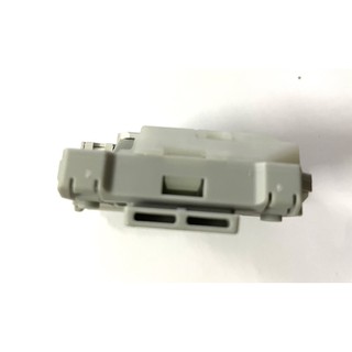 Công tắc cửa máy giặt Electrolux 43 ba chân vuông