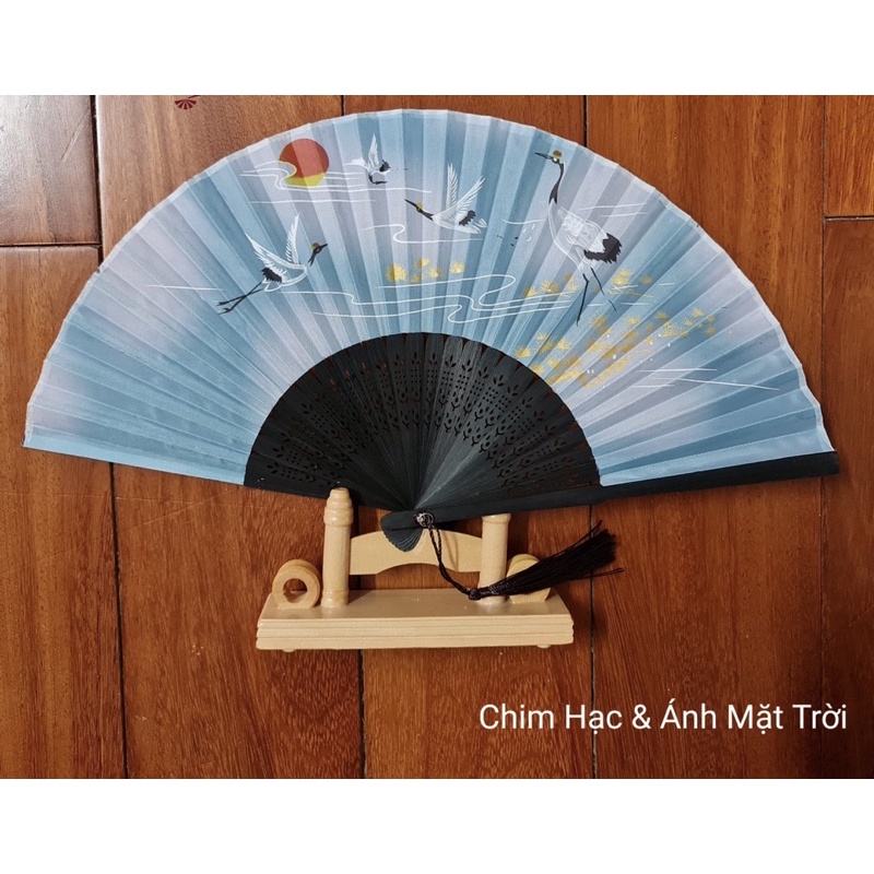 Quạt lụa đẹp - phụ kiện chụp hình