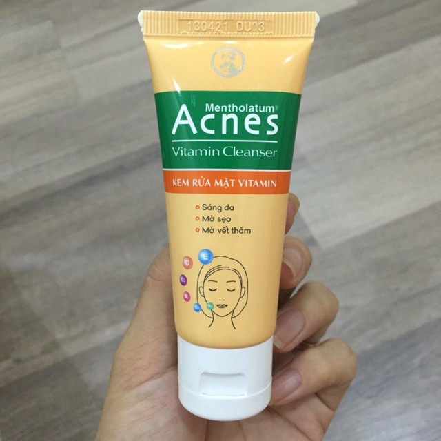 Kem rửa mặt Acnes Vitamin Cleanser giảm thâm nám 25g