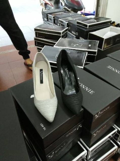 Giày ghót nhọn da vằn