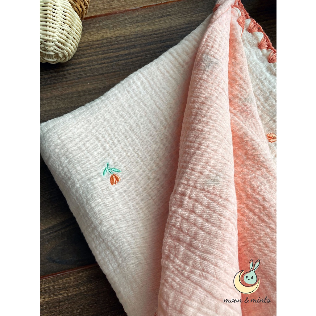 Chăn xô muslin 4 lớp Moon&Mints thêu họa tiết cho bé, viền thủ công phong cách Hàn Quốc