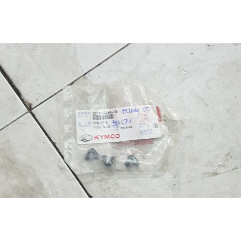 Kẹp Trượt Nồi Trước cho xe Candy50cc - KYMCO Chính Hãng