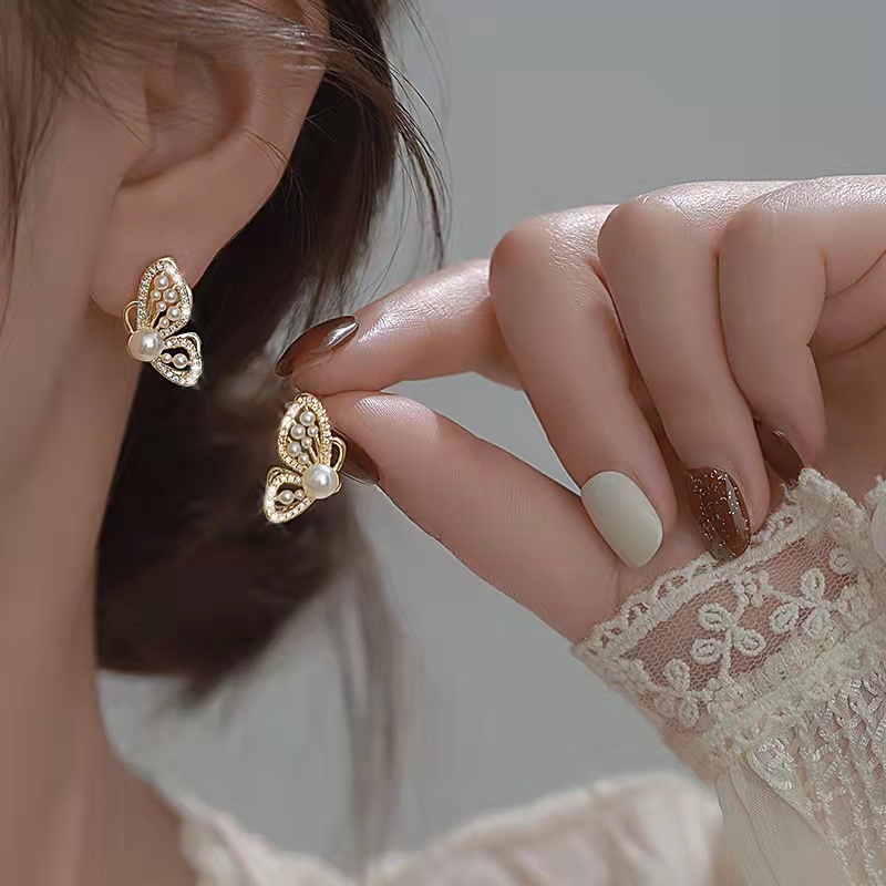 Bông Tai Hình Bướm Ba Chiều Đính Ngọc Trai Thời Trang Hàn Quốc