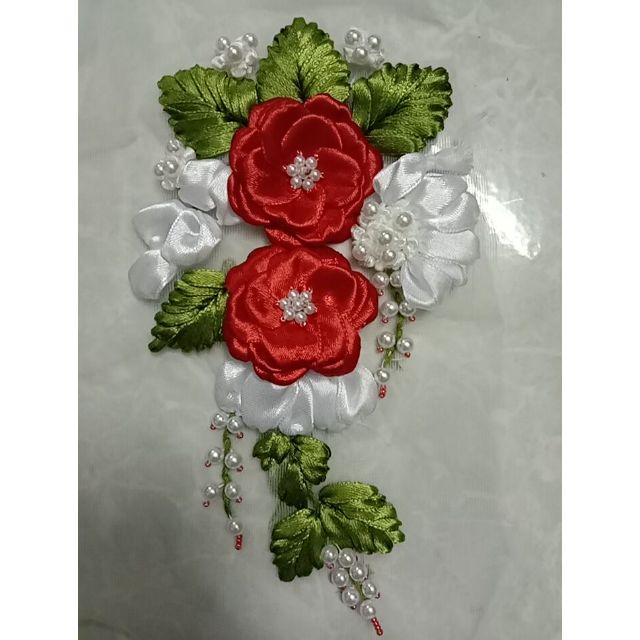 Hoa rubang kết áo