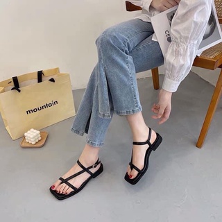 Sandal xỏ ngón