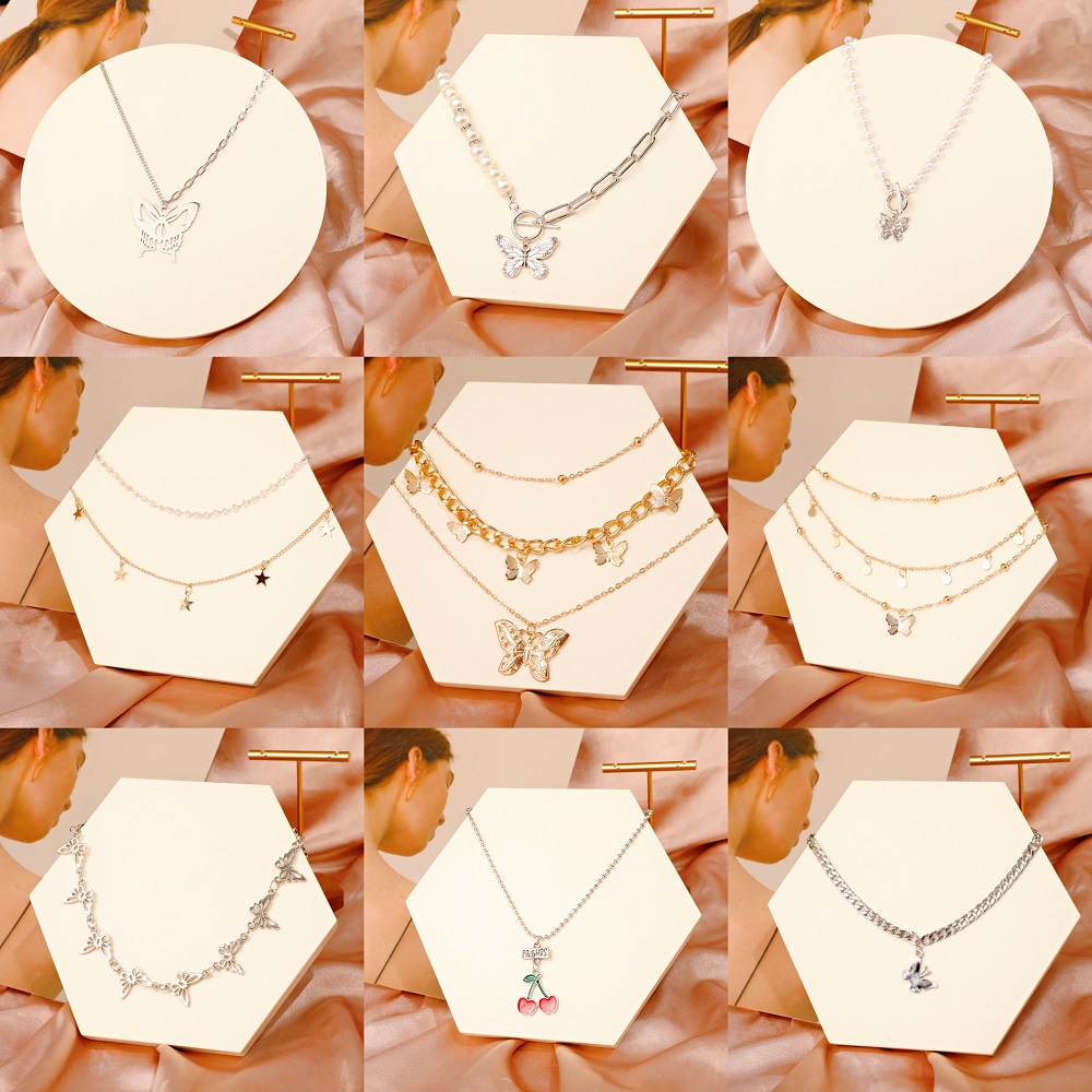 Retro Multilayer Butterfly Necklace Fashion Heart-shaped Pendant Choker Women Jewelry Accessories Gift