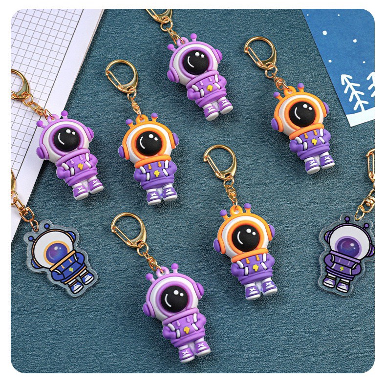 Móc khóa Phi Hành Gia Màu Cam &amp; Tím Cá Tính phụ kiện balo, túi xách xinh xắn (3.5x9.5cm)