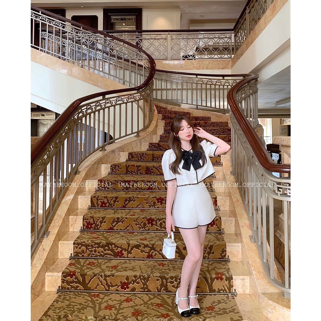 Set áo croptop viền khuy ngọc sang chảnh kèm nơ cài