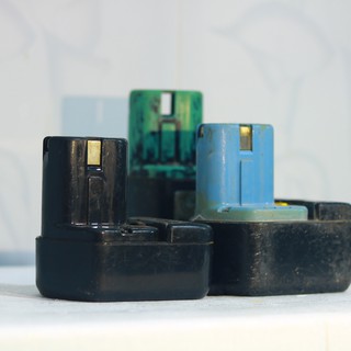 Vỏ pin hitachi 12V