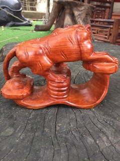 Tượng hổ gỗ hương