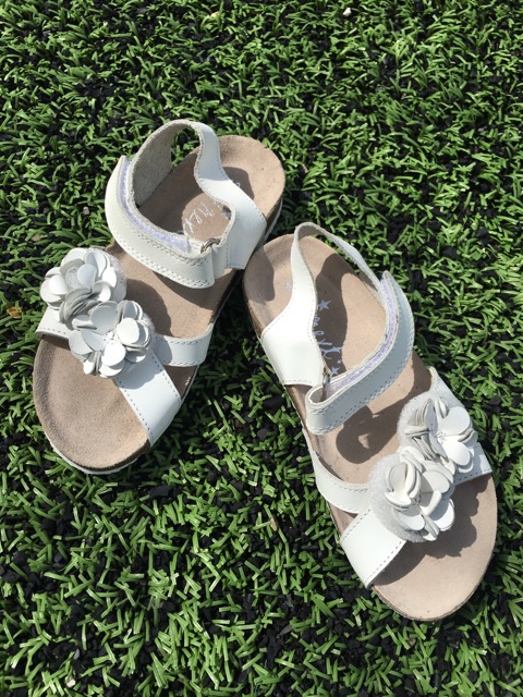 Next hàng hãng cho bé