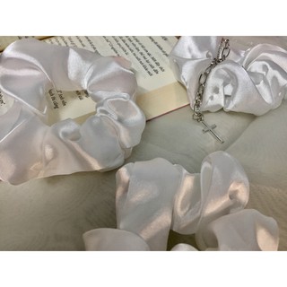 Dây Buộc Tóc, Cột Tóc Scrunchies Chất Vải Lụa Cao Cấp Sang Chảnh