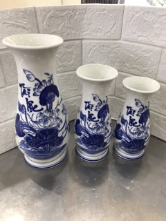 Lọ hoa sứ cổ huệ sen ( gốm sứ cao cấp Bát Tràng)