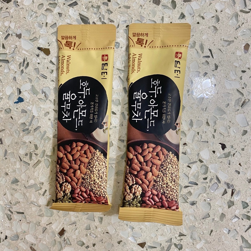 Hộp 2 Gói Bột Ngũ Cốc Dinh Dưỡng từ hạt Hạnh Nhân - Óc Chó Walnuts, Almonds Job's Tears Tea 18g - Hàn Quốc