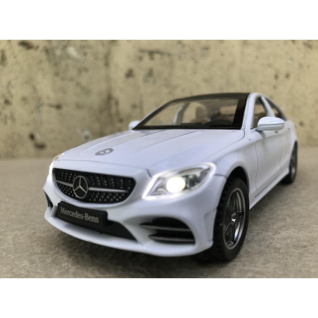Mô hình xe ô tô Mercedes C260L 1:32