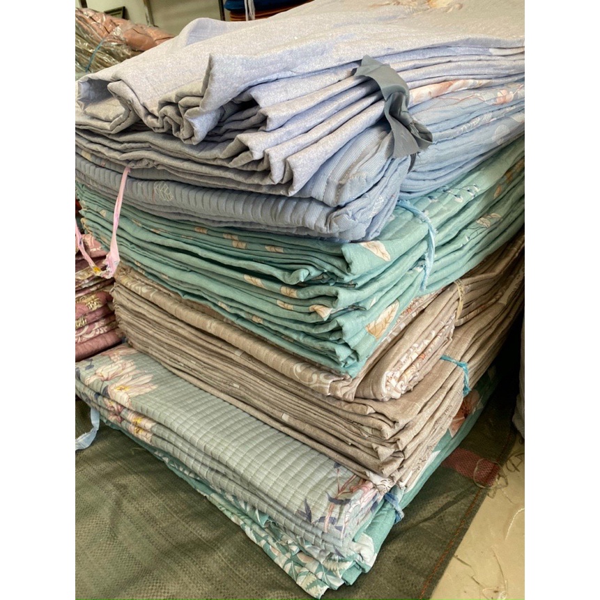 Chăn cotton đũi hè nhập khẩu loại đẹp, mềm mịn thoáng mát, chăn đũi cotton hè mẫu kẻ hoa mới nhất kích thước 2m x 2m2 hà