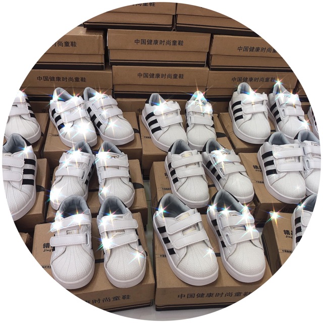 Giày Adidas trắng BT