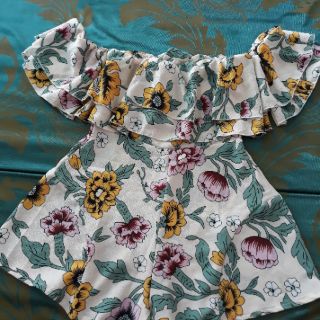 Jumpsuit bẹt vai hoa