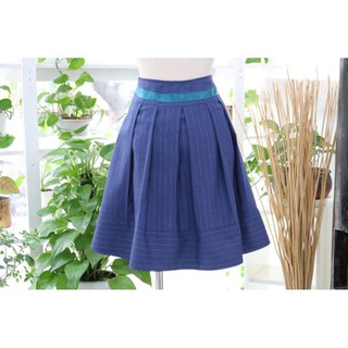 Chân váy kẻ xếp ly