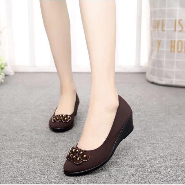 Giầy nữ trung niên đế xuồng size 39 -b11