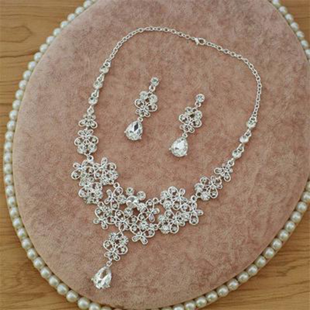 Set 3 Vòng cổ + Bông Tai HìNh BướM ĐíNh Đá Sang TrọNg