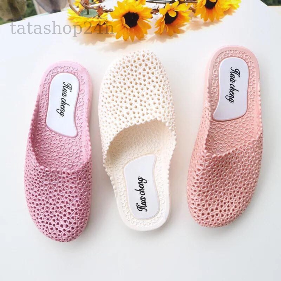 Dép Sục Nhựa Lỗ Hoa Mai Đi Mưa Bít Mũi Nữ - SL005