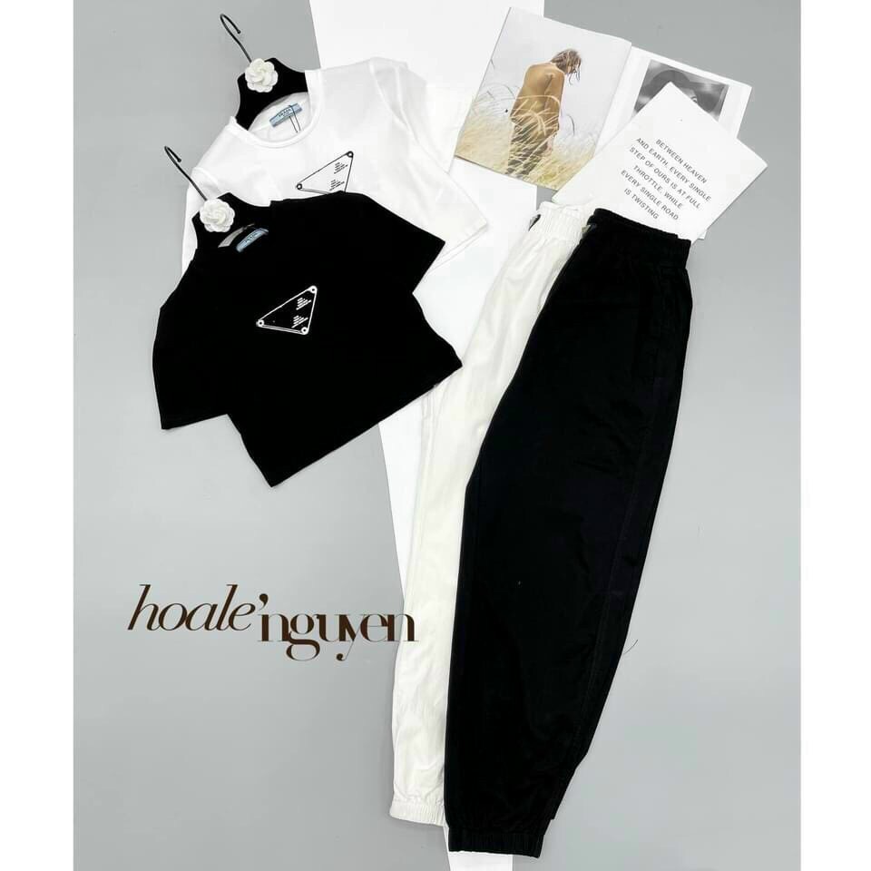 Set bộ áo croptop in tam giác kèm quần jogger trẻ trung năng động